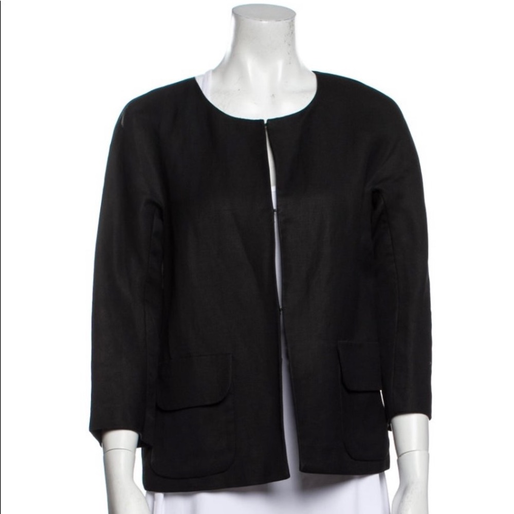 Vera Wang✨Like New 
Minimal Linen blazer Orig. $700.